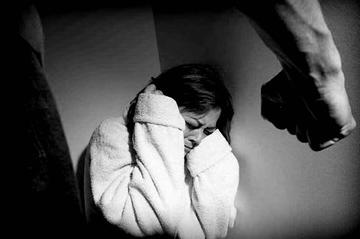 Otra mujer es hostigada por hechos de violencia sicológica y económica 