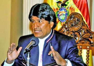 En Chile dicen que el presidente Evo es autoritario y tiene miedo