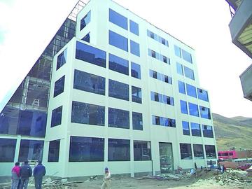 Más de 300 postulan a Arquitectura de la UATF