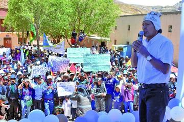 El presidente participa en un acto en el municipio de San Antonio de Esmoruco.