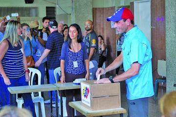 La oposición obtiene la mayoría de los legisladores en Venezuela 