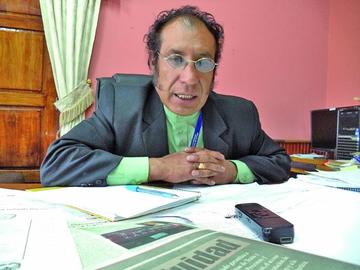 Barrios presenta la querella contra asambleísta Gamarra