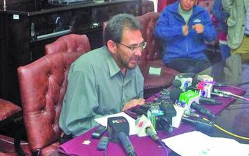 El ministro de Trabajo, Gonzalo Trigoso, en conferencia de prensa.