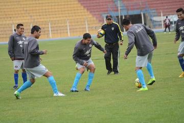 Los rancho guitarras en su última práctica en el estadio.