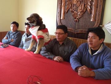 Los dirigentes de Comcipo en la conferencia de prensa.