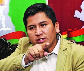 Acuerdan expulsar a Sandoval y demandan que se le detenga