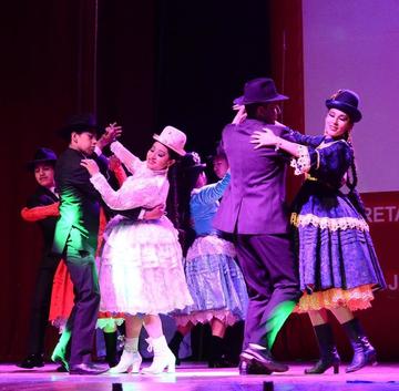 Elencos de danza integran Bolivia
