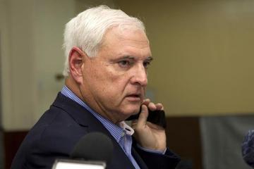 Panamá busca capturar a un expresidente