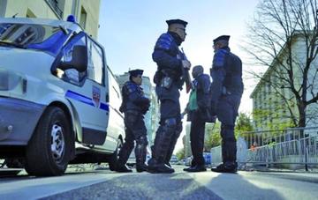 Francia pide quitar nacionalidad a los terroristas condenados 