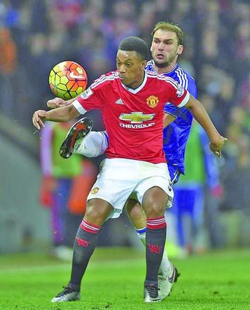 Manchester United y Chelsea empatan sin goles