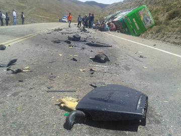 La flota San Miguel vuelca y  deja varios pasajeros heridos
