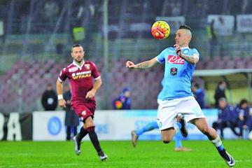 Nápoles golea al Frosinone y es  campeón de invierno
