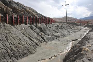 Las colas del dique serán llevadas a una planta para su tratamiento.