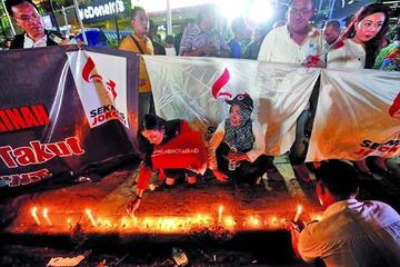 Indonesia mantiene la "alerta  máxima" tras ataque terrorista