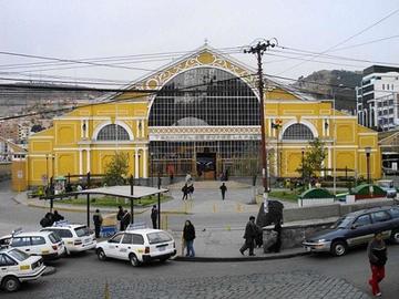 Adolescente muere aplastado por un bus 