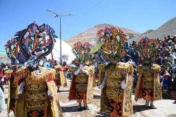 Los grupos lucieron sus mejores disfraces.