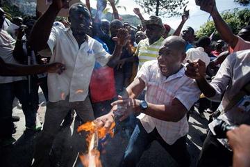 Miles marchan en Haití y exigen la renuncia de Ricardo Martelly