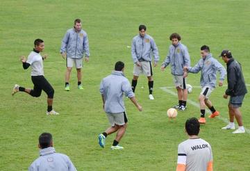 Blooming y The Strongest cierran la primera fecha
