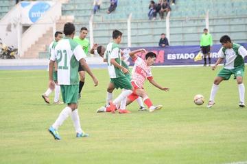 La selección de fútbol de la Villa Imperial en varones cayó por 1-3 ante Pando