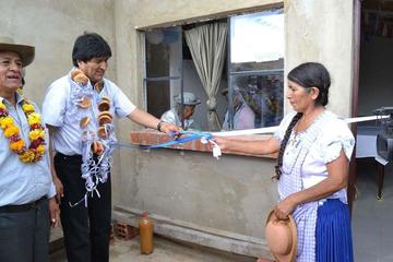 Evo Morales entrega 300 viviendas en la provincia Cercado de Tarija, acto transmitido por BTV.