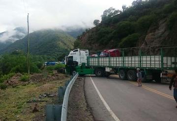 Así está bloqueadas las carreteras.