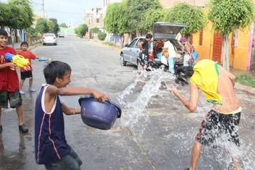 El Gobierno se contradice sobre el juego con agua en todo el país