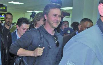 El actor Edward Norton ya  está en Bolivia desde ayer
