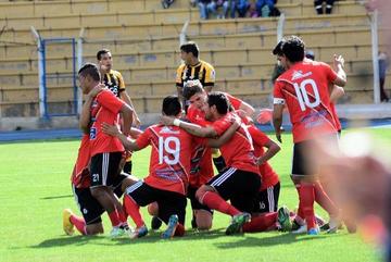 Nacional Potosí gana y se comprime la tabla del descenso