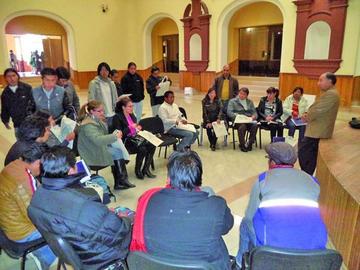 Una de las reuniones de los consejeros culturales.