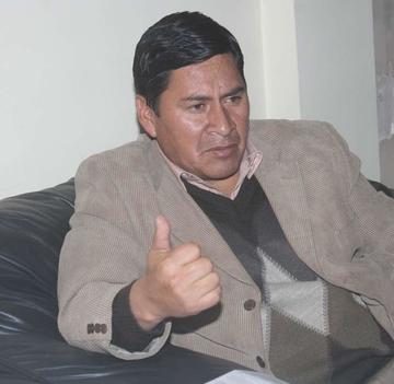 Gobernador firma decreto para declarar emergencia