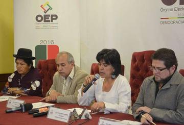 Miembros del Tribunal Supremo Electoral en conferencia de prensa.