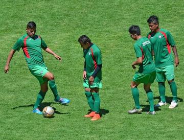 Zamora analiza hacer variantes en Wilstermann 