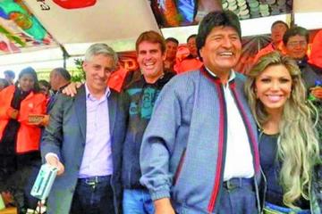 El presidente Evo Morales y su expareja Gabriela Zapata.