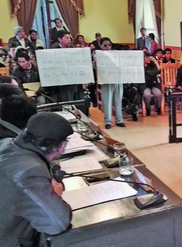Marcharán en contra de tarifa de Bs 5 para taxis