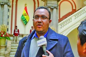 El ministro de Obras Públicas, Milton Claros.