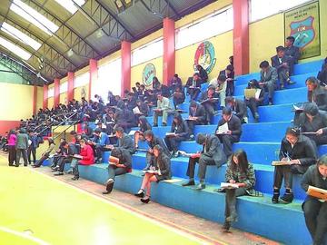 Revisan pruebas de quienes no aprobaron en Derecho