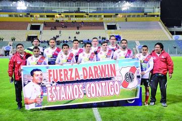 Los rancho guitarras dan todo su apoyo a su compañero Darwin Peña.