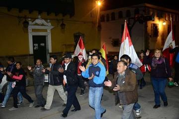 Los dirigentes cívicos festejaron el triunfo del No en Potosí.
