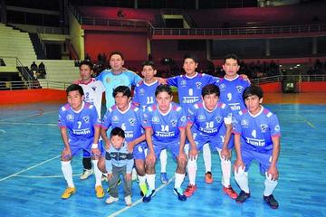 El plantel competo de Deportivo Junín, de Potosí.