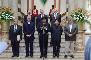 Los portavoces de la demanda marítima y el denominado bloque marítimo junto al actual presidente Evo Morales.
