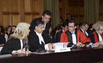 Equipo jurídico de Bolivia se reúne en La Haya y analiza hipótesis de contramemoria chilena
