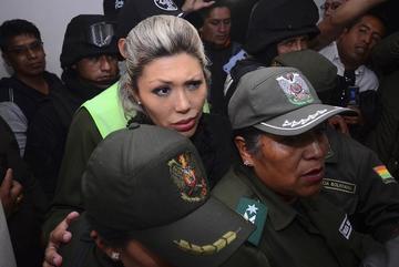 Gabriela Zapata tenía un diploma fraguado de la UMSA y un certificado falso de su hijo