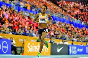 Dibaba repite título en 3.000 metros