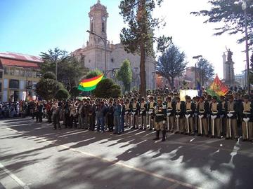 Las Fuerzas Armadas estuvieron en los actos de homenaje..