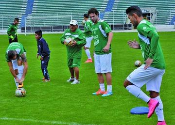 Los jugadores de la Verde en su última práctica en el país.
