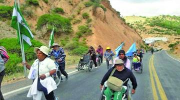 Personas con discapacidad se refuerzan y Gobierno los acusa de pagados