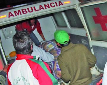 Niña muere arrollada por un vehículo en una calle