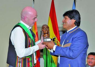 Giani Infantino con el mandatario boliviano.