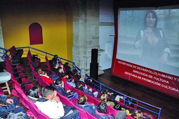 Presentan un documental de testimonios del TLGB