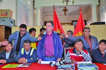 Prevén consolidar una empresa municipal de cemento en Potosí 
